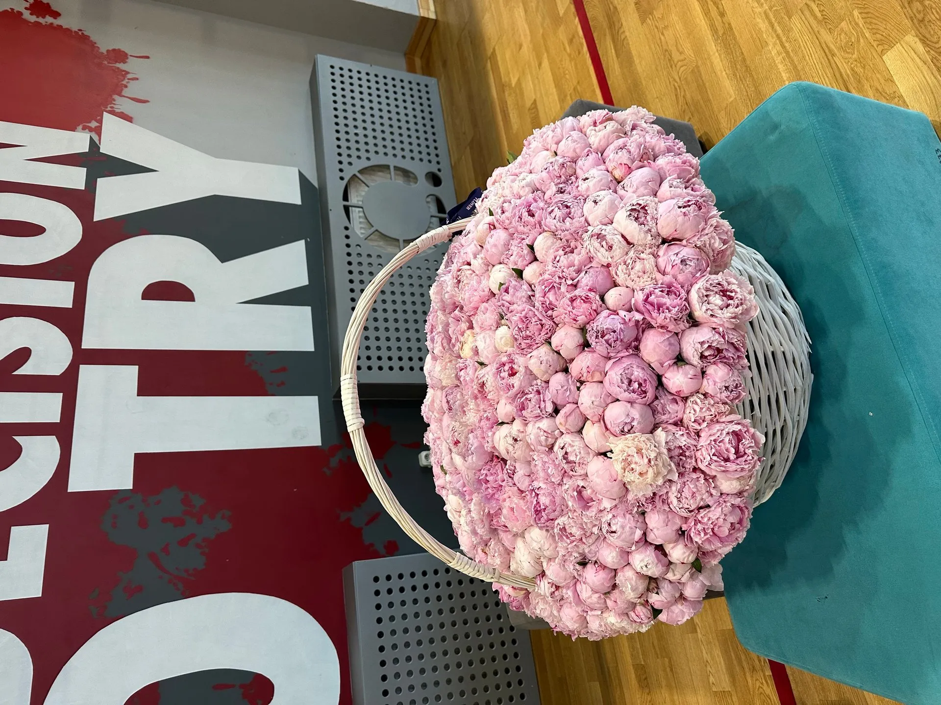 Флористическая композиция Vverx Flowers