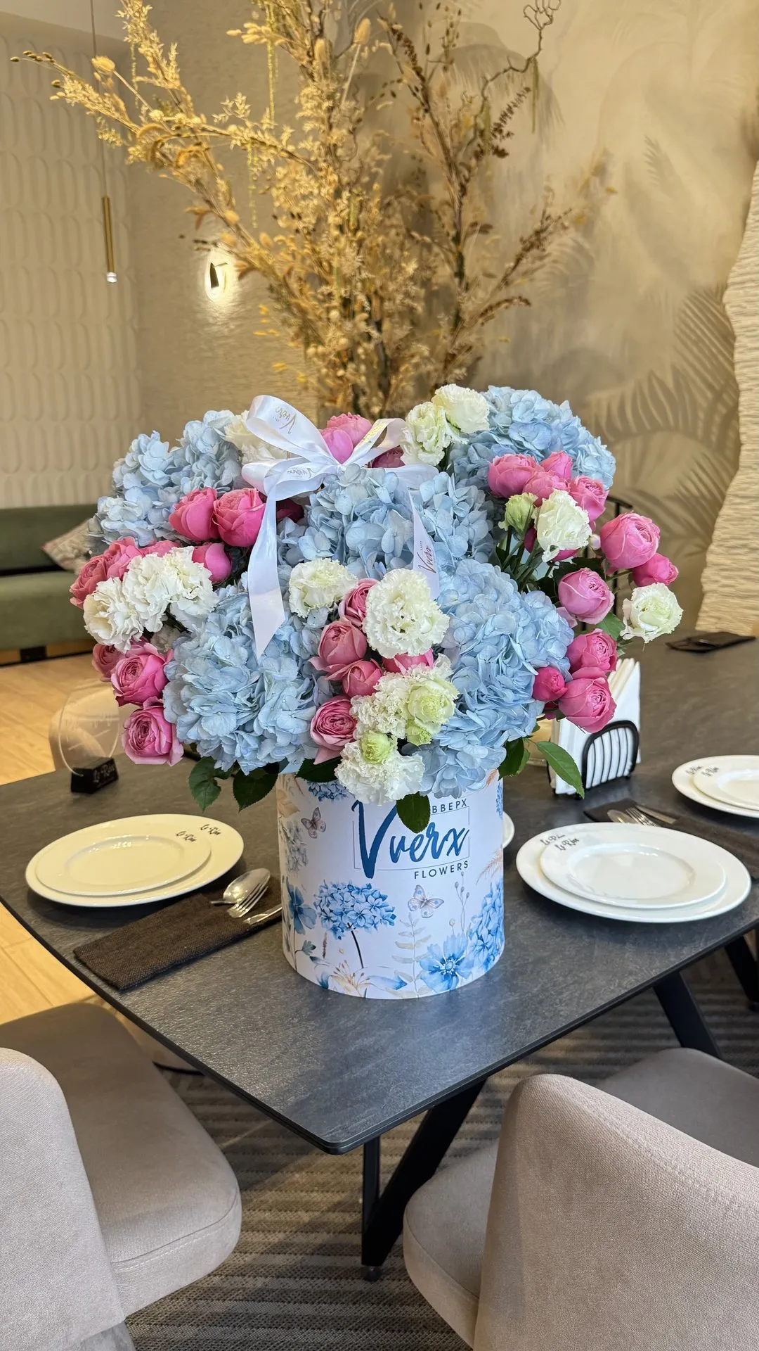 Букет ручной сборки в салоне Vverx Flowers