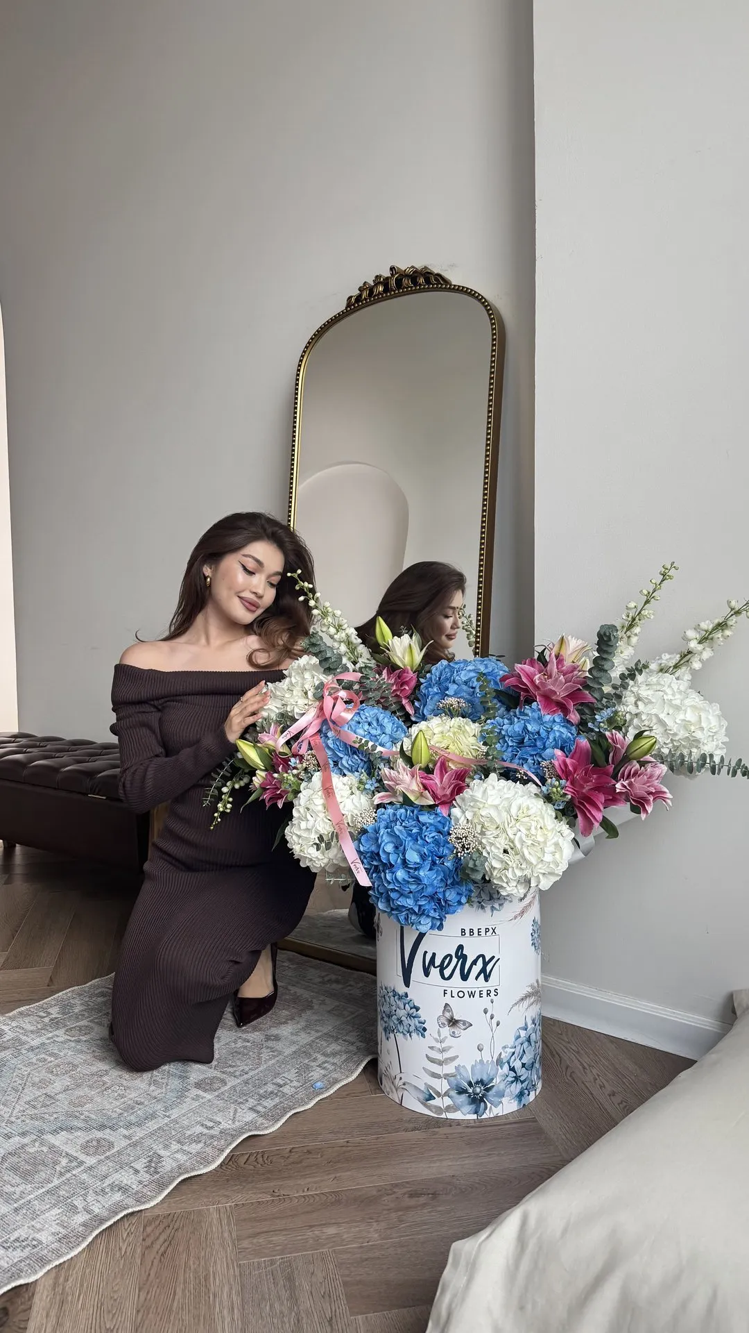 Цветочная работа Vverx Flowers — доставка по Казахстану