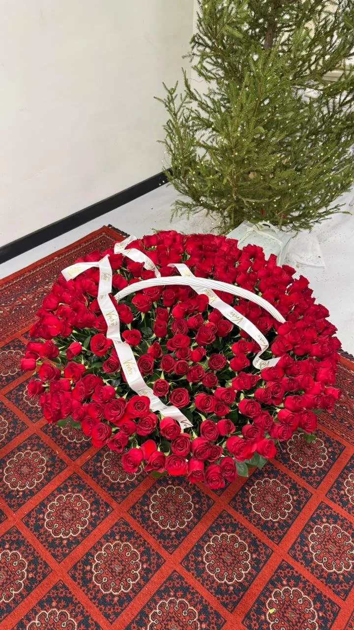 Флористическая композиция Vverx Flowers