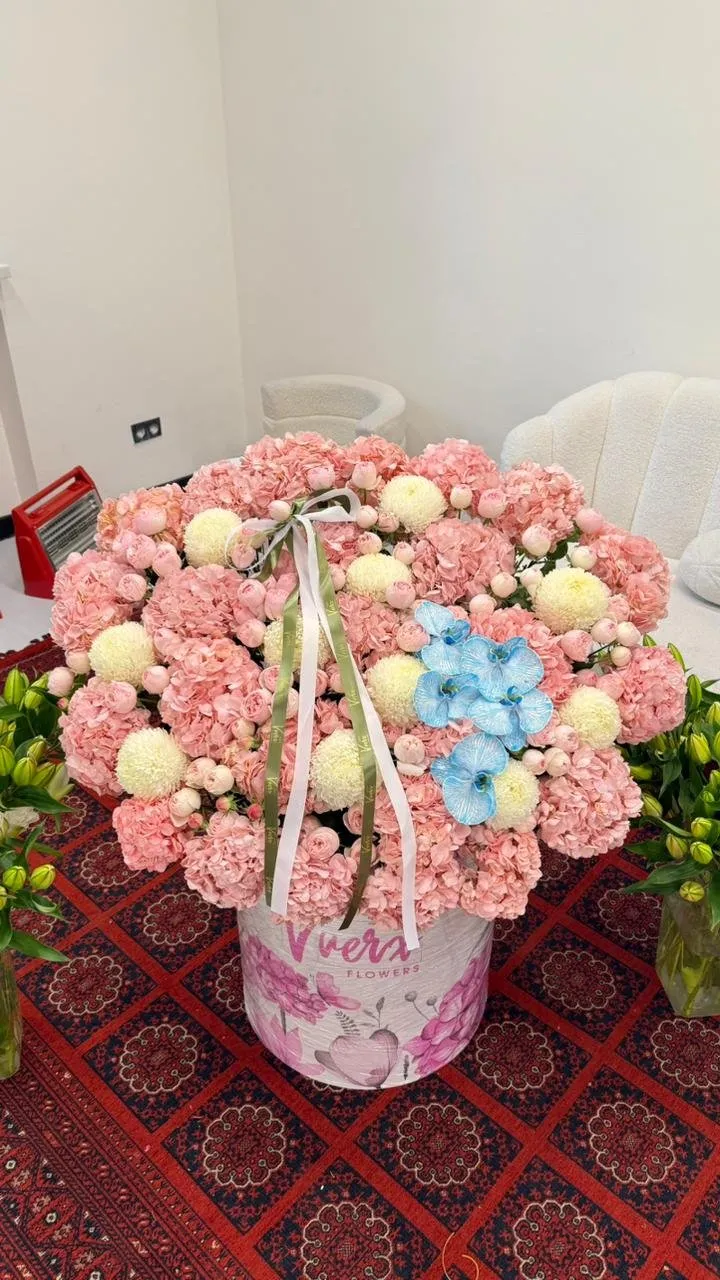 Букет Vverx Flowers — круглосуточная доставка